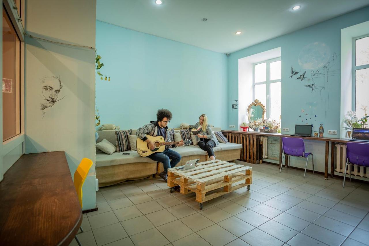 Garis Factory Hostel Kyiv Exterior photo
